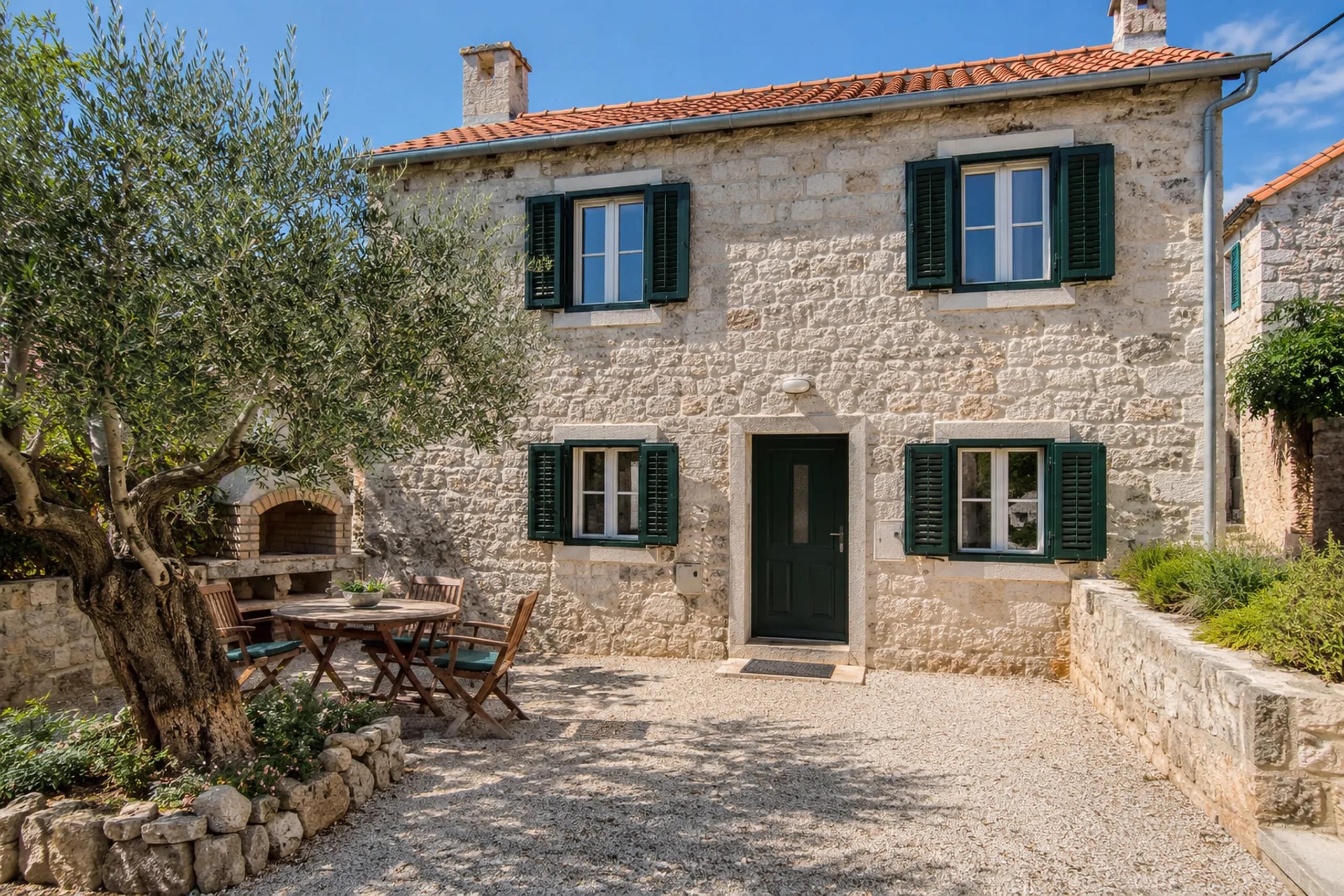 Villa Antonia. Stone house close to the old Town of Trogir.